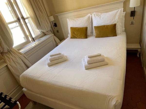 Les Quatre Dauphins : photo 2 de la chambre chambre double