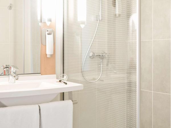 Ibis Cavaillon Portes du Luberon : photo 2 de la chambre chambre standard avec 1 lit double et 1 lit simple