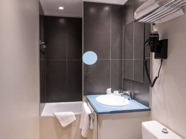 Hôtel Vendôme : photo 2 de la chambre chambre double