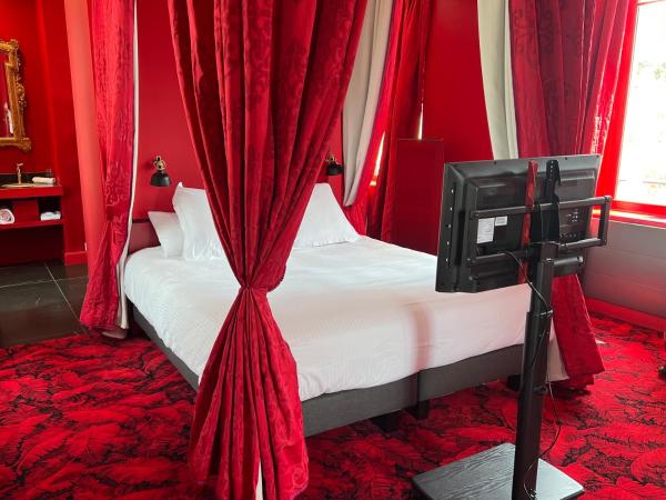 Logis - Hotel Restaurant La Maison à Pan De Bois - Chambre Napoléon III : photo 1 de la chambre chambre deluxe