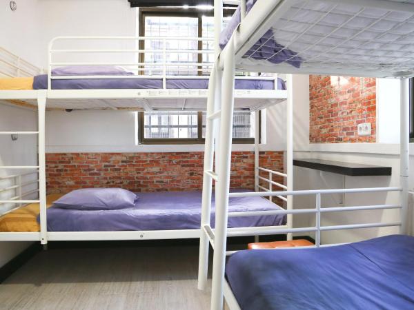 Hostels Meetingpoint : photo 5 de la chambre lit simple dans dortoir mixte de 4 lits