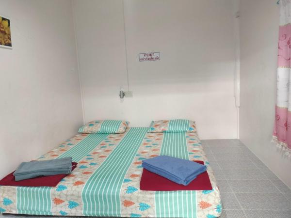 Canaan guesthouse : photo 1 de la chambre chambre double standard avec salle de bains commune