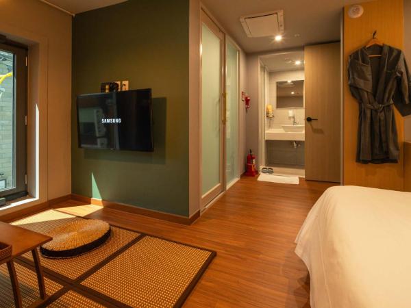 신촌 메이븐 호텔 : photo 7 de la chambre chambre supérieure lit queen-size