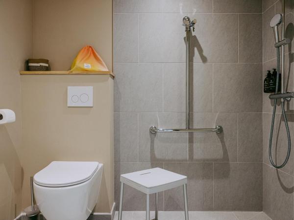 Sangha Toulouse : photo 1 de la chambre chambre double - accessible aux personnes à mobilité réduite