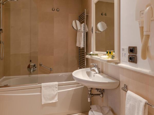 B&B Hotel Firenze Pitti Palace al Ponte Vecchio : photo 9 de la chambre chambre double supérieure