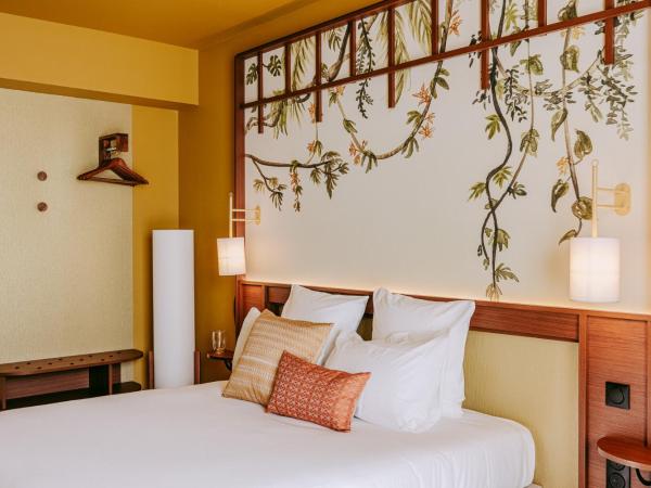 Sangha Toulouse : photo 5 de la chambre chambre lit queen-size - accessible aux personnes à mobilité réduite