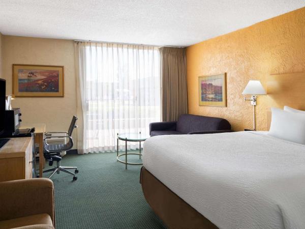 Ramada by Wyndham Tucson : photo 1 de la chambre chambre lit king-size deluxe - non-fumeurs 