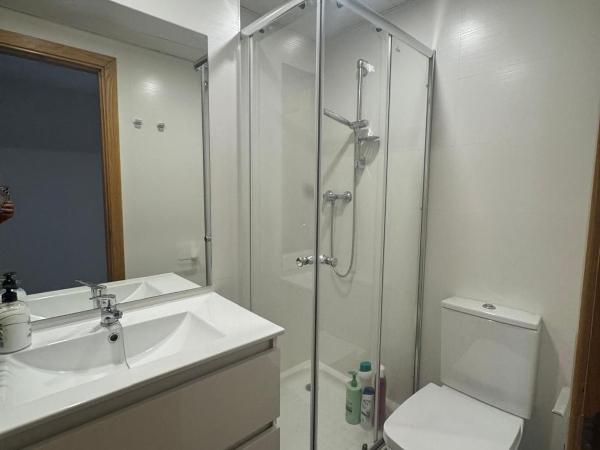 ENJOY THE STARS MADRID Zapata : photo 7 de la chambre chambre double standard avec salle de bains commune