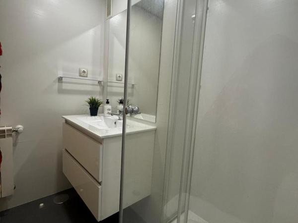 ENJOY THE STARS MADRID Zapata : photo 5 de la chambre chambre double standard avec salle de bains commune