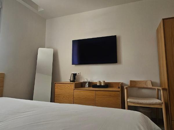 Le Royal Hôtel Restaurant : photo 4 de la chambre petite chambre double