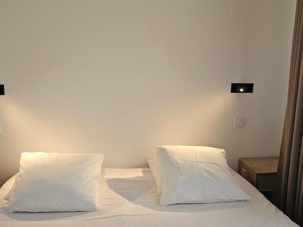 Le Royal Hôtel Restaurant : photo 3 de la chambre petite chambre double