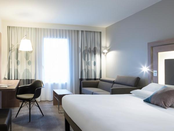 Novotel Château de Versailles : photo 1 de la chambre chambre supérieure avec 1 lit double et 1 canapé-lit