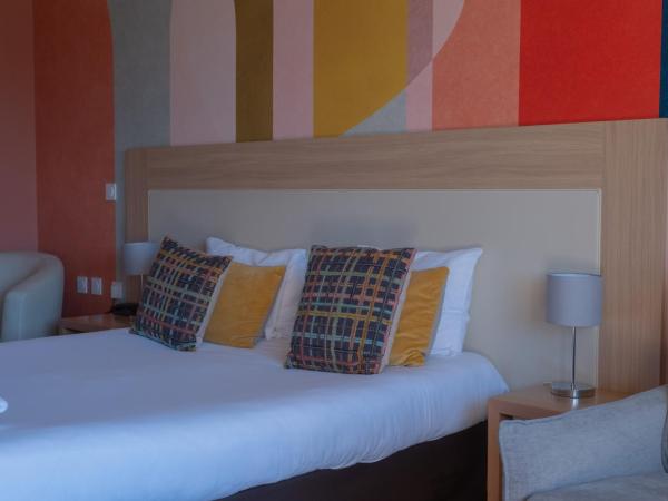 Hotel *** & Spa Vacances Bleues Villa Marlioz : photo 4 de la chambre chambre familiale (2 adultes + 2 enfants de moins de 12 ans) avec accès au spa
