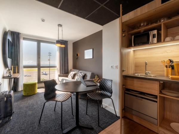 Nemea Appart Hotel Nice Arenas Aéroport : photo 9 de la chambre appartement