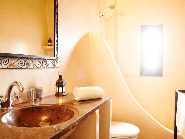 Riad Bouchedor : photo 4 de la chambre chambre double ou lits jumeaux standard