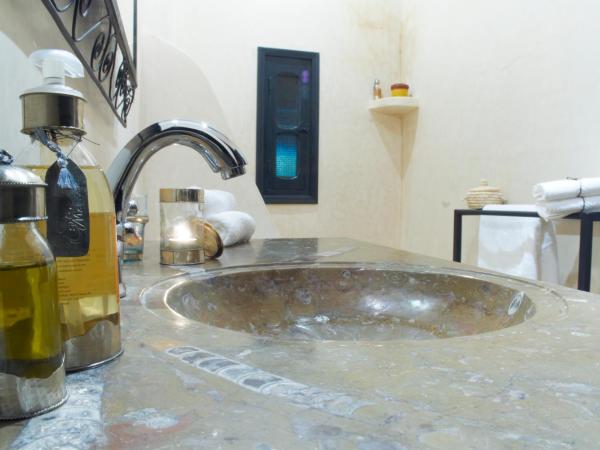 Riad Bouchedor : photo 5 de la chambre chambre double ou lits jumeaux standard