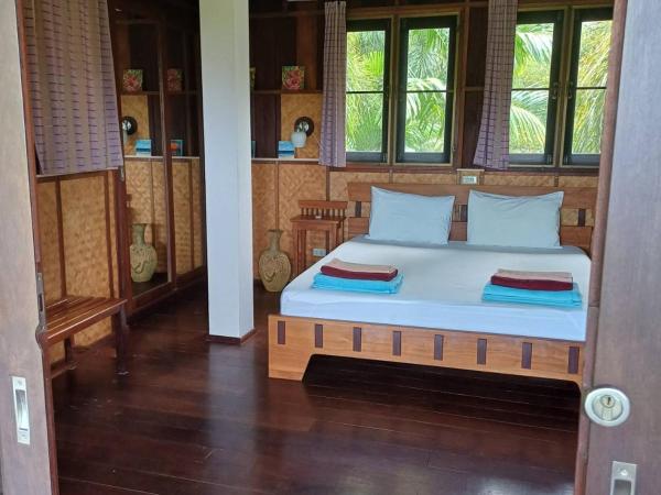 Lake View Bungalows : photo 3 de la chambre apartment with view and balcony