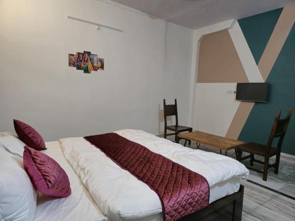 Hotel Lavish Inn : photo 1 de la chambre chambre de luxe double ou lits jumeaux avec baignoire spa