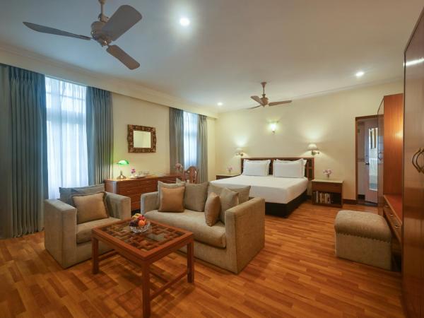 Ambassador, New Delhi - IHCL SeleQtions : photo 3 de la chambre suite double deluxe avec transfert aller simple, petit-déjeuner - 15 % de réduction sur nourriture et boissons sans alcool, happy hours (1 acheté, 1 offert) sur sélection de plats à l'insomnia