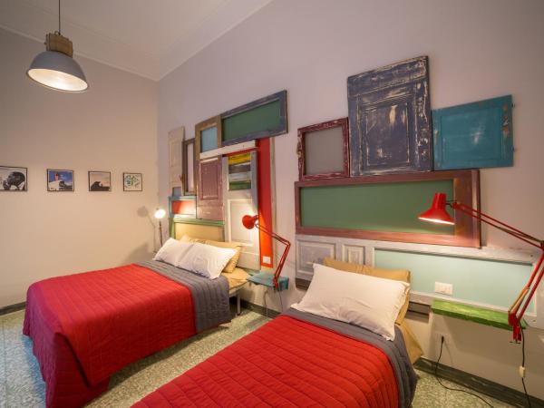 The Foria House by House In Naples : photo 2 de la chambre chambre familiale deluxe avec balcon