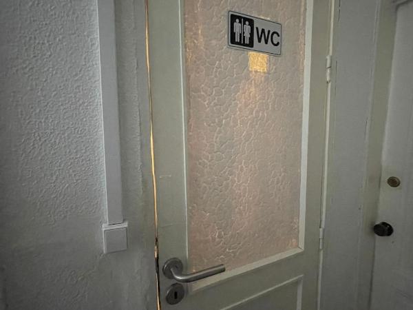 Guesthouse Franco : photo 2 de la chambre chambre double avec salle de bains commune