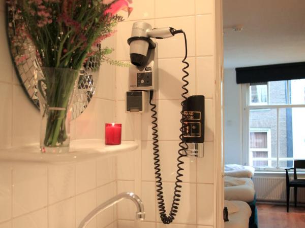 Hotel 55 - City Centre : photo 5 de la chambre chambre triple confort avec douche