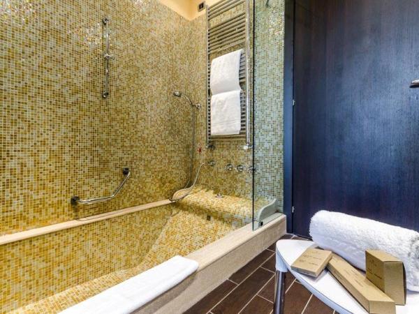 Hotel Silver Milano : photo 3 de la chambre chambre de luxe double ou lits jumeaux avec baignoire spa