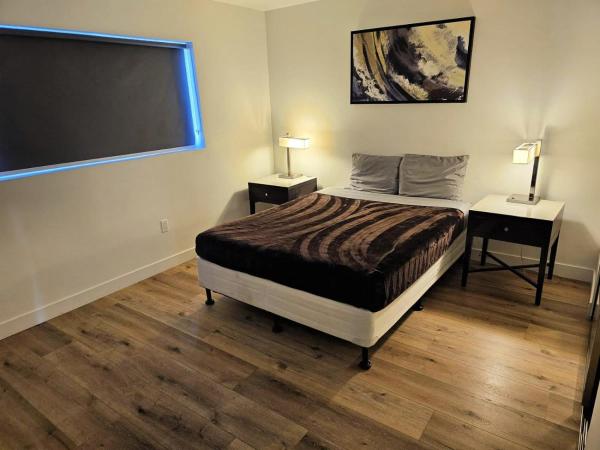 Hollywood Homes minutes to everything SPACIOUS AND FREE PARKING : photo 5 de la chambre five bedroom townhouse at mariposa