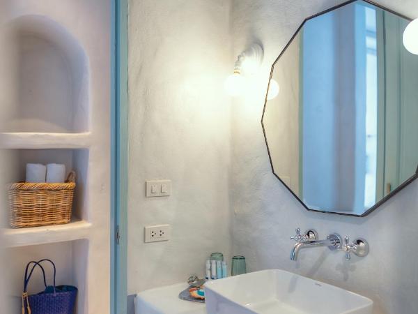 Resort de Paskani : photo 2 de la chambre chambre double ou lits jumeaux de luxe avec accès piscine