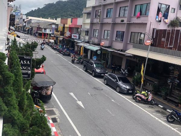 Casa Blanca Boutique Hotel - SHA Plus : photo 9 de la chambre premium deluxe twin room city view with balcony