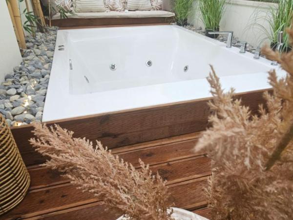 Atlantis Boutique City Hotel : photo 6 de la chambre suite avec jacuzzi