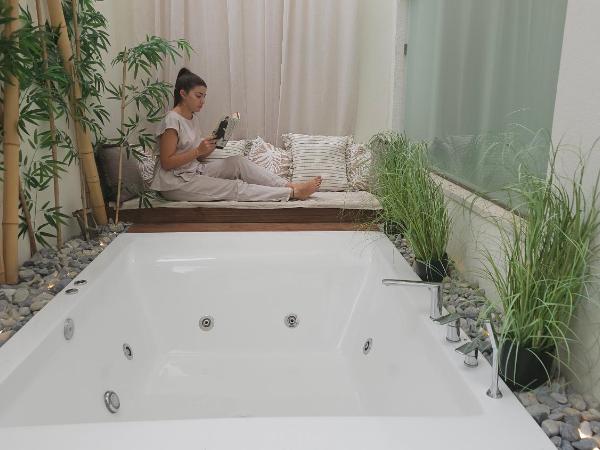 Atlantis Boutique City Hotel : photo 2 de la chambre suite avec jacuzzi