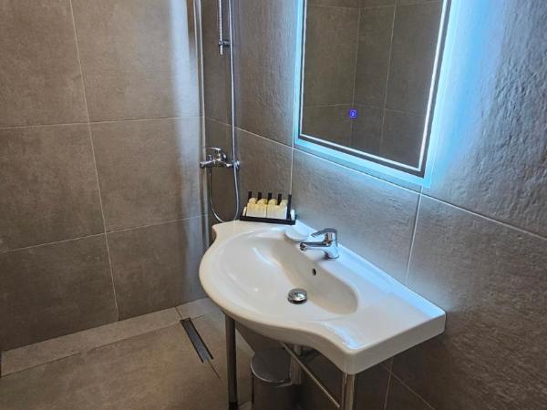 Atlantis Boutique City Hotel : photo 10 de la chambre chambre double ou lits jumeaux deluxe supérieure