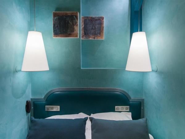 Hotel Cathédrale : photo 10 de la chambre chambre double cosy