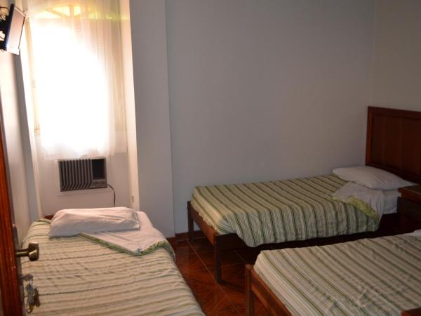 Reinales Plaza Hotel : photo 2 de la chambre chambre triple standard