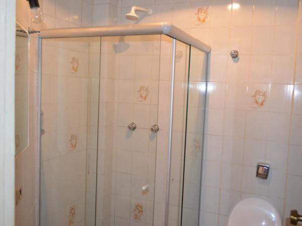 Reinales Plaza Hotel : photo 4 de la chambre chambre triple standard