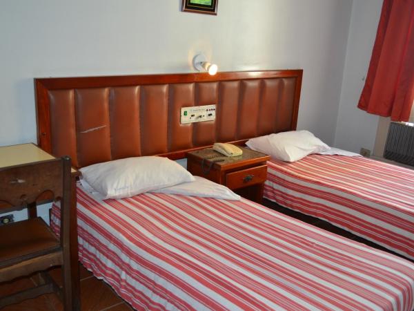 Reinales Plaza Hotel : photo 2 de la chambre chambre double standard