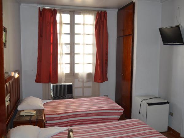 Reinales Plaza Hotel : photo 3 de la chambre chambre double standard