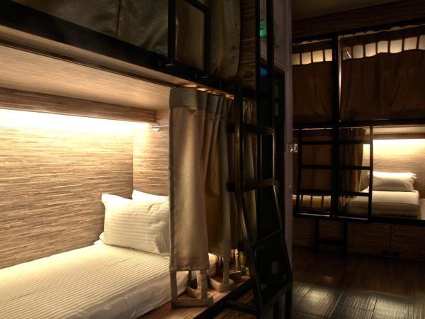 Dream Lodge : photo 6 de la chambre capsule simple dans dortoir réservé aux femmes