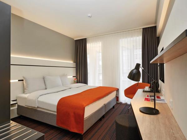 HYPERION Hotel Hamburg : photo 1 de la chambre chambre double ou lits jumeaux confort 