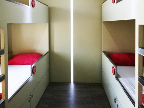 PILOT Design Hostel & Bar : photo 4 de la chambre lit dans un dortoir de 4 lits