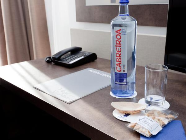 Hotel Villamadrid : photo 2 de la chambre chambre double avec lit d'appoint