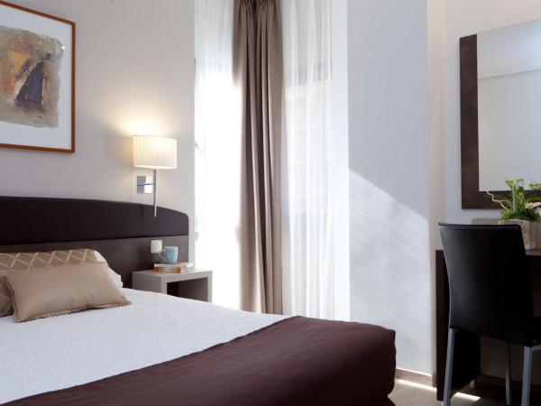 Hotel Villamadrid : photo 3 de la chambre chambre double avec lit d'appoint