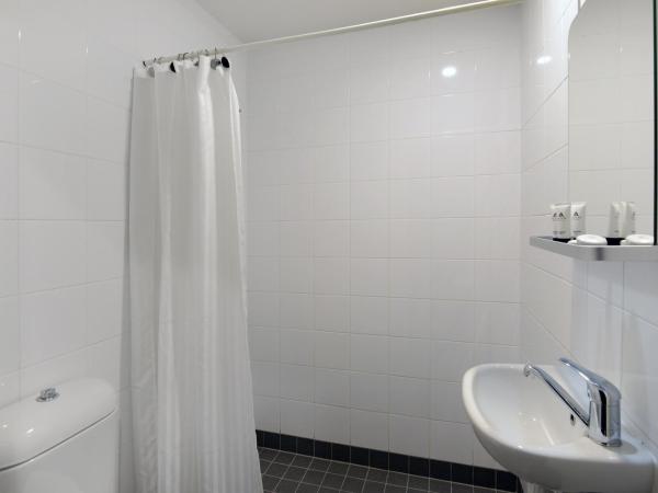 The Maisonette : photo 4 de la chambre chambre lits jumeaux avec salle de bains privative