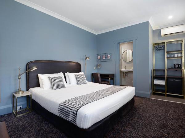 The Maisonette : photo 9 de la chambre chambre king supérieure avec salle de bains privative