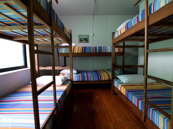 Da Orla Pampulha Hostel : photo 4 de la chambre chambre familiale avec salle de bains privative