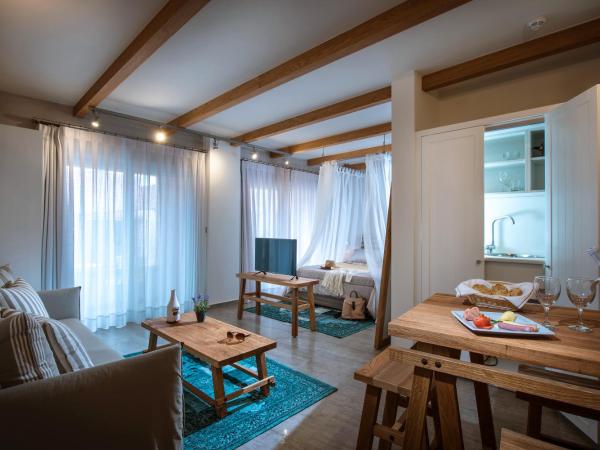 Omiros Boutique Hotel (Adults Only) : photo 1 de la chambre suite lit king-size classique