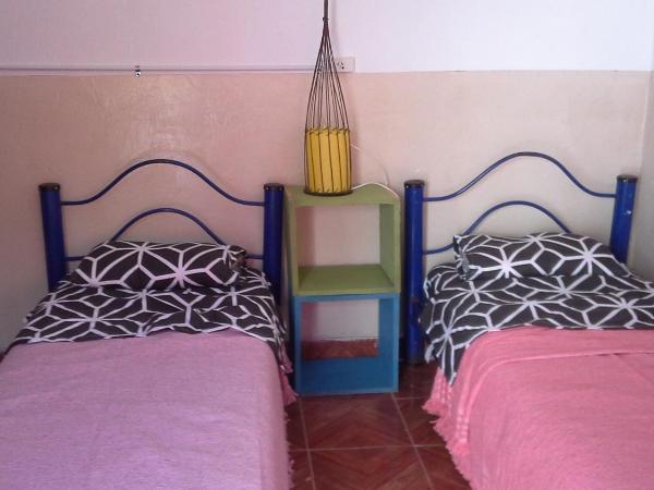 Hospedaje La Rana : photo 6 de la chambre chambre lits jumeaux avec salle de bains privative