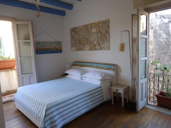 B&B Palazzo Del Sale : photo 3 de la chambre chambre double avec terrasse privée
