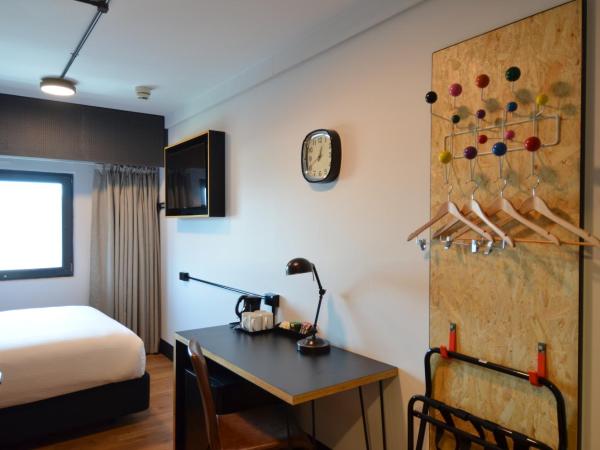 ibis budget Sydney East : photo 3 de la chambre chambre lit queen-size